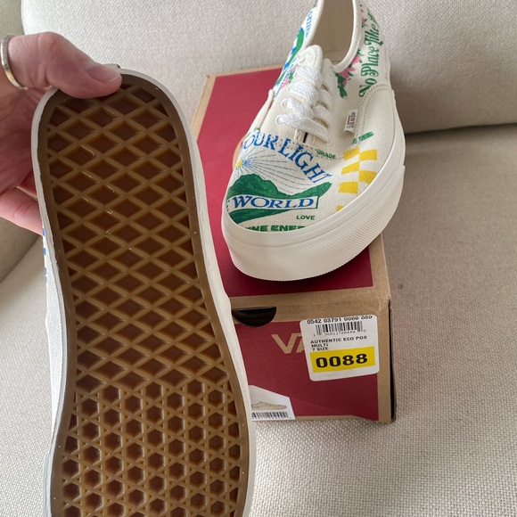 Women’s Vans - Picture 3 of 5